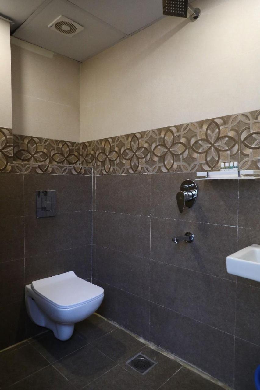 Hotel Windsor Plaza Hyderabad Bagian luar foto