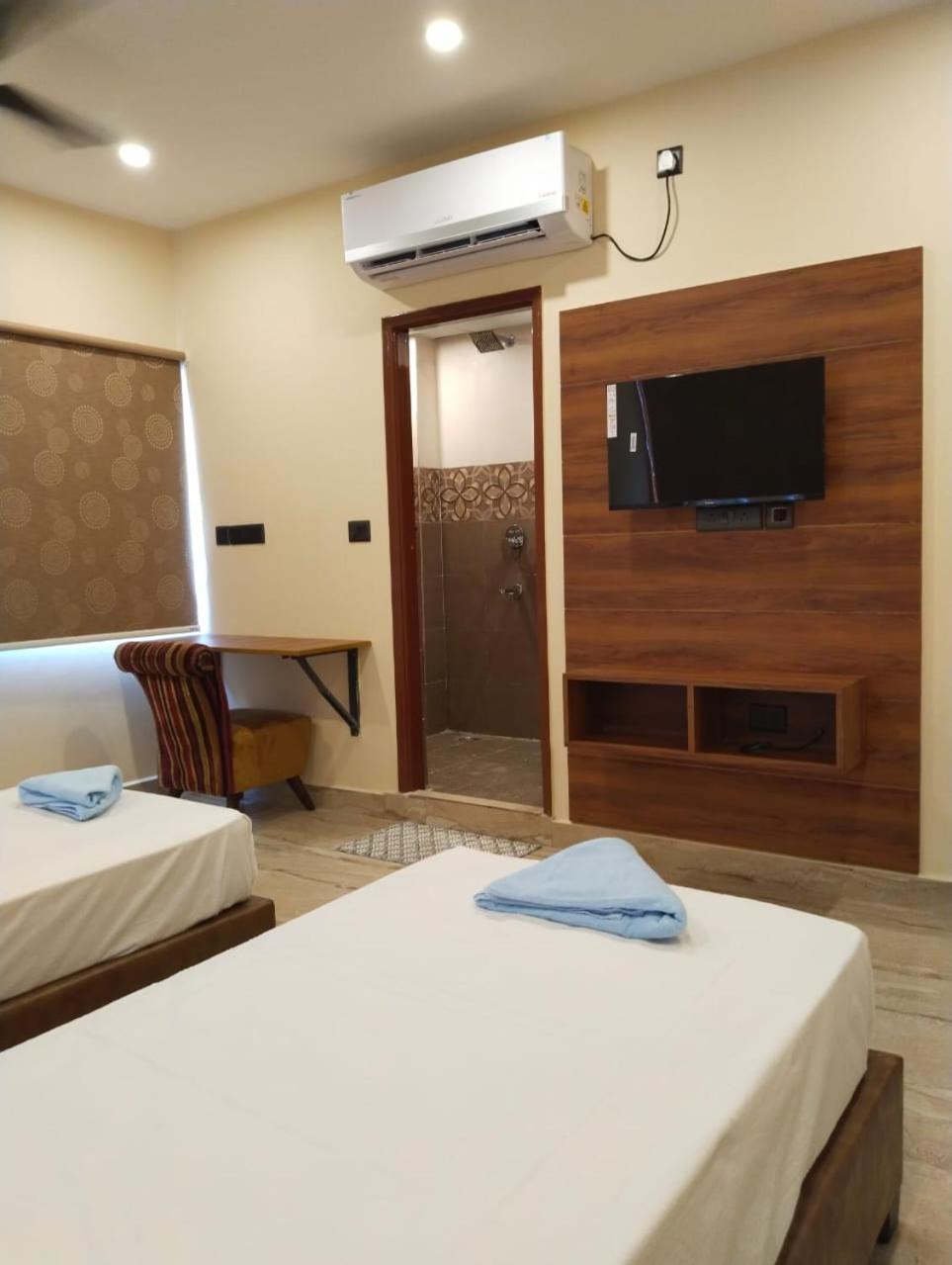 Hotel Windsor Plaza Hyderabad Bagian luar foto