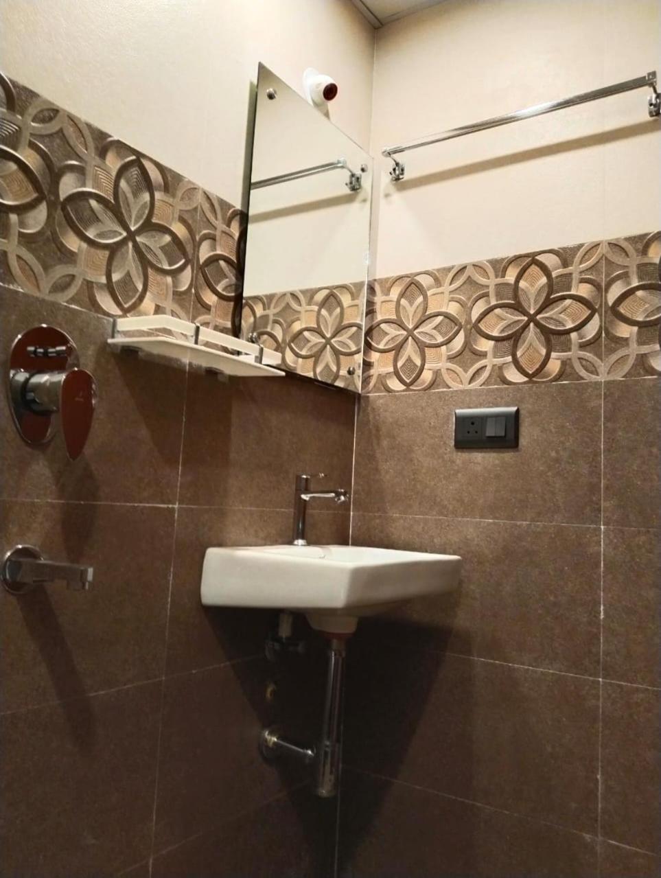 Hotel Windsor Plaza Hyderabad Bagian luar foto